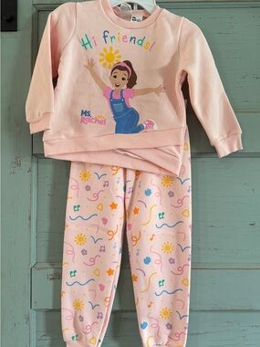 New without tags— Ms. Rachel Fleece Crossover Sweatshirt and Jogger Pants Outfit